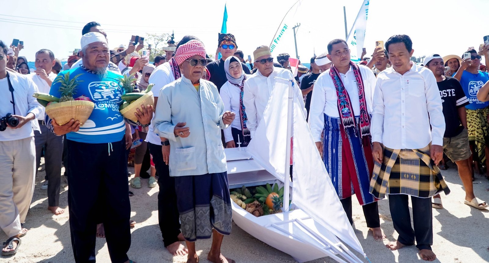 Tradisi Mandi Safar atau Rabo Bontong, yang merupakan budaya turun-temurun dari perantau Sulawesi Selatan, dipercaya sebagai simbol doa keselamatan