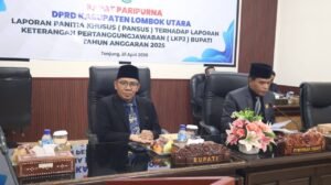 Bupati Najmul Akhyar menghadiri Rapat Paripurna DPRD KLU terkait laporan Pansus LKPJ TA 2025. Pansus menyoroti optimalisasi PAD hingga penyesuaian gaji ASN sesuai kapasitas fiskal.