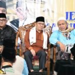 Bupati dan Wakil Bupati Lombok Utara melepas 154 Calon Jamaah Haji Kloter 13 di Masjid Baiturrahman. Penantian 15 tahun jamaah KLU berakhir dengan keberangkatan menuju Tanah Suci Mekkah.