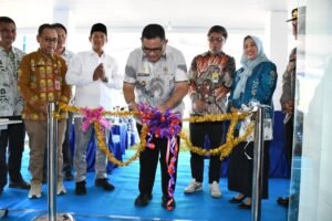 Wakil Bupati Lombok Utara Kusmalahadi Syamsuri meresmikan Gedung BLK KLU untuk mencetak tenaga kerja kompeten dan bersertifikasi guna memenuhi kebutuhan industri pariwisata.